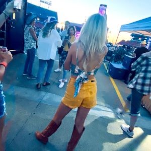 Meet your Posher, Trierre